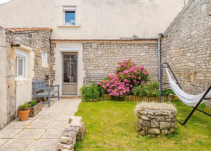 Casa de hóspedes Longere De Charme Avec Piscine, Proche Ocean Lairoux